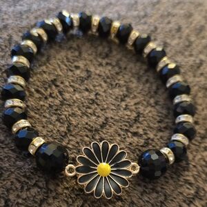 Black Bead Daisy Stretch Bracelet